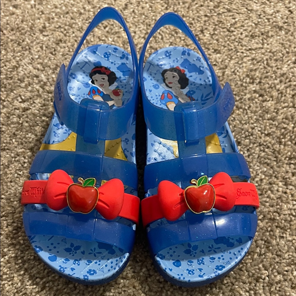 Crocs Kids Disney Snow White Isabella Jelly Sandals